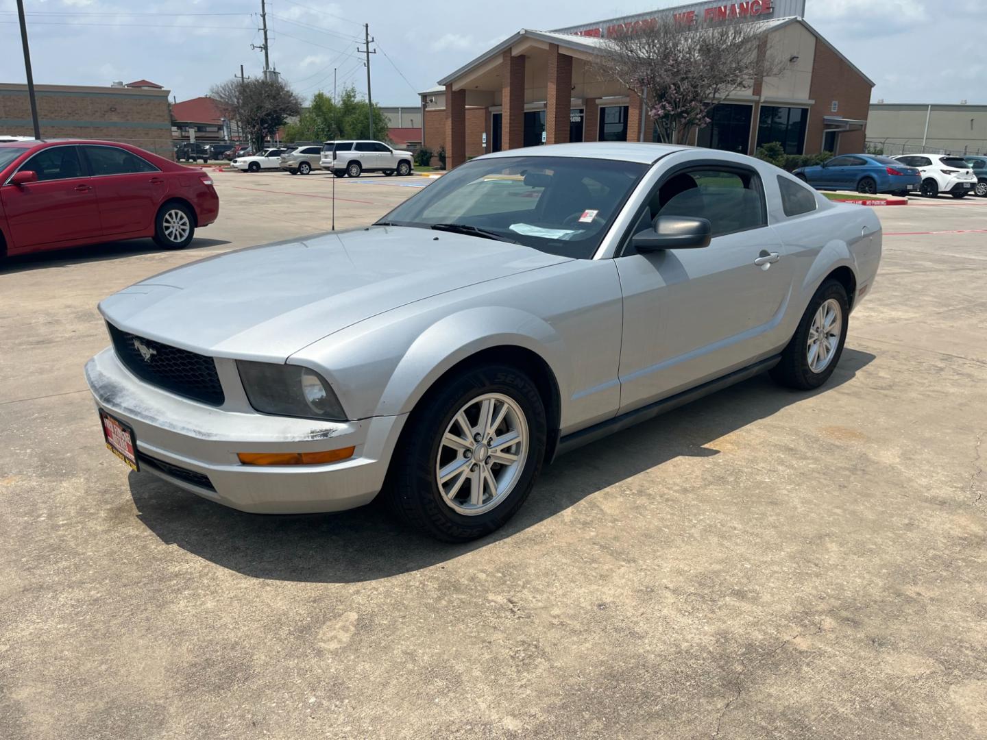 2007 SILVER /gray Ford Mustang (1ZVFT80N475) , Automatic transmission, located at 14700 Tomball Parkway 249, Houston, TX, 77086, (281) 444-2200, 29.928619, -95.504074 - Photo#2